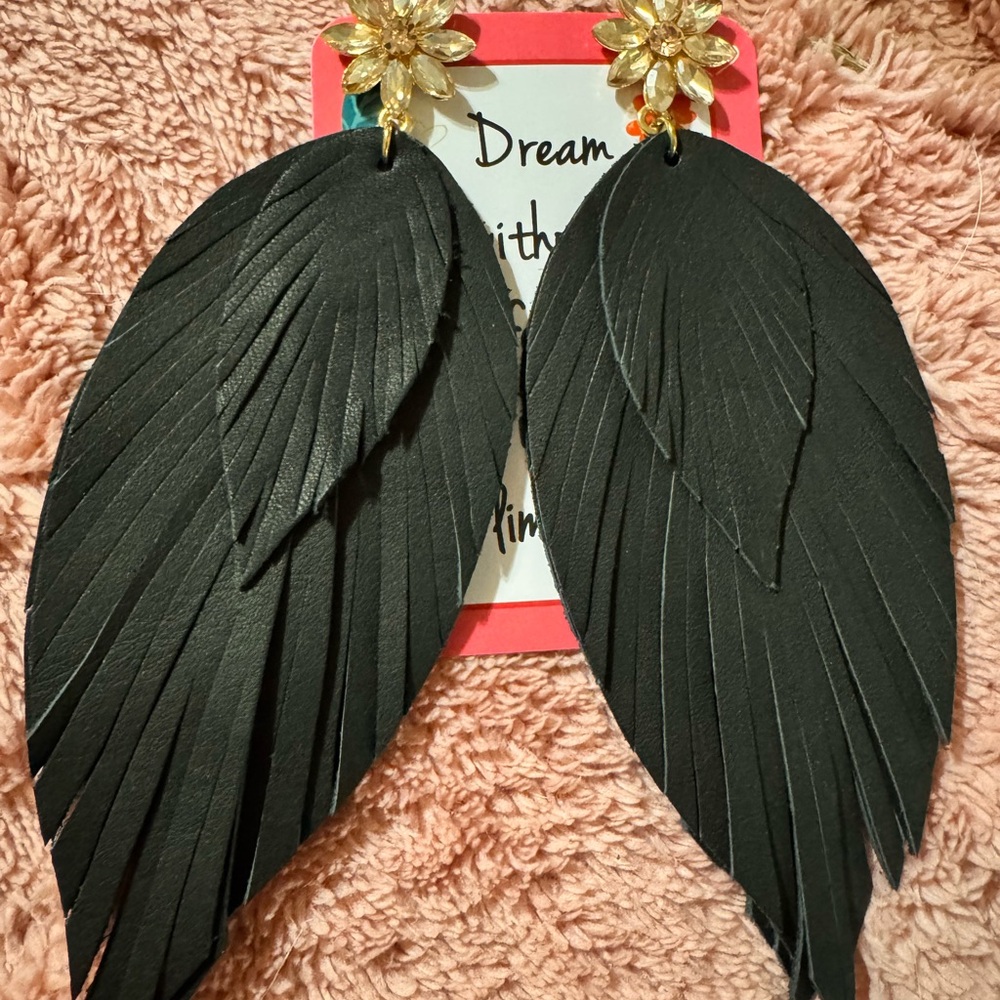 Elegant Black Layer Leather Feather Earrings